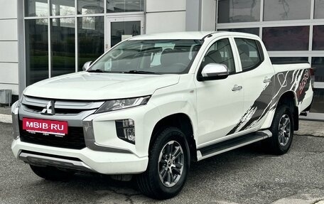 Mitsubishi L200 IV рестайлинг, 2021 год, 2 600 000 рублей, 4 фотография