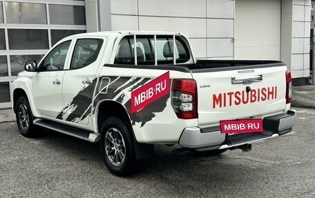 Mitsubishi L200 IV рестайлинг, 2021 год, 2 600 000 рублей, 7 фотография