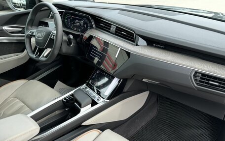 Audi e-tron I, 2022 год, 7 600 000 рублей, 12 фотография