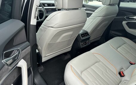 Audi e-tron I, 2022 год, 7 600 000 рублей, 24 фотография