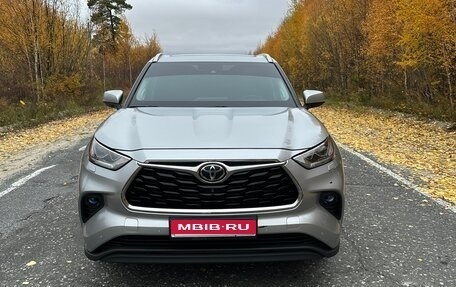 Toyota Highlander, 2021 год, 4 750 000 рублей, 1 фотография