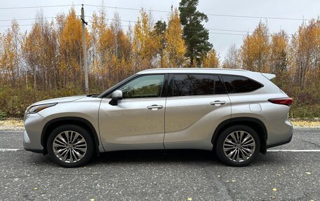 Toyota Highlander, 2021 год, 4 750 000 рублей, 2 фотография