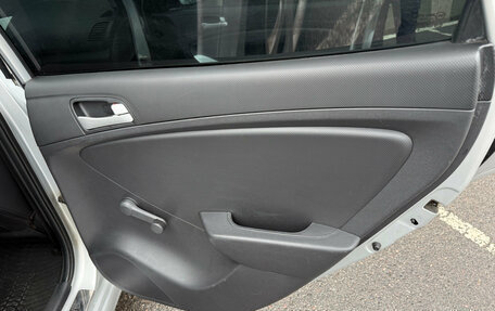 Hyundai Solaris II рестайлинг, 2013 год, 650 000 рублей, 19 фотография