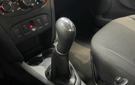 Renault Logan II, 2019 год, 1 295 000 рублей, 11 фотография