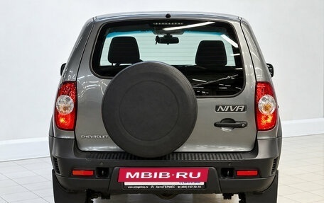 Chevrolet Niva I рестайлинг, 2017 год, 650 000 рублей, 3 фотография