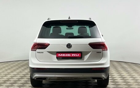 Volkswagen Tiguan II, 2019 год, 2 405 000 рублей, 4 фотография
