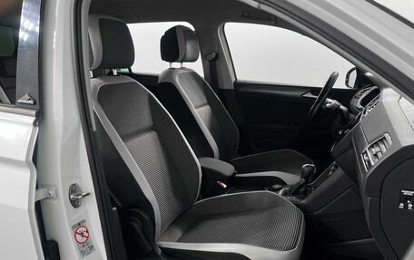 Volkswagen Tiguan II, 2019 год, 2 405 000 рублей, 8 фотография