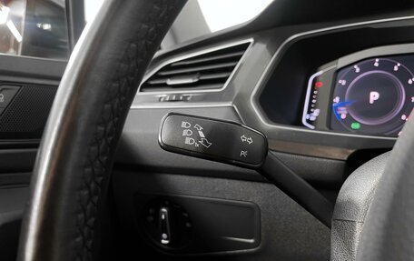 Volkswagen Tiguan II, 2019 год, 2 405 000 рублей, 15 фотография