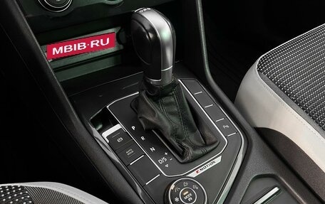 Volkswagen Tiguan II, 2019 год, 2 405 000 рублей, 19 фотография