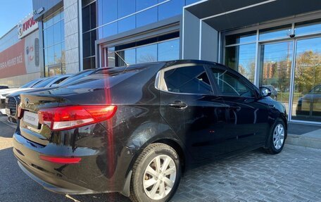 KIA Rio III рестайлинг, 2016 год, 990 000 рублей, 4 фотография