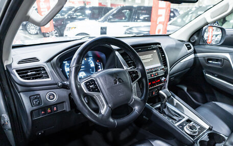 Mitsubishi Pajero Sport III рестайлинг, 2022 год, 3 399 700 рублей, 13 фотография