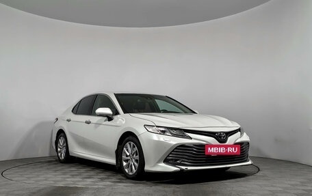 Toyota Camry, 2018 год, 2 267 980 рублей, 3 фотография