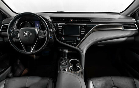 Toyota Camry, 2018 год, 2 267 980 рублей, 15 фотография