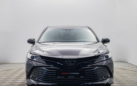 Toyota Camry, 2018 год, 3 270 000 рублей, 2 фотография