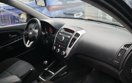 KIA cee'd I рестайлинг, 2010 год, 700 000 рублей, 7 фотография