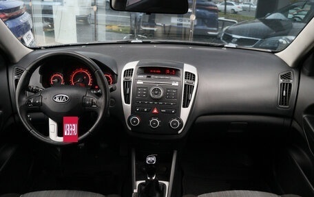 KIA cee'd I рестайлинг, 2010 год, 700 000 рублей, 9 фотография