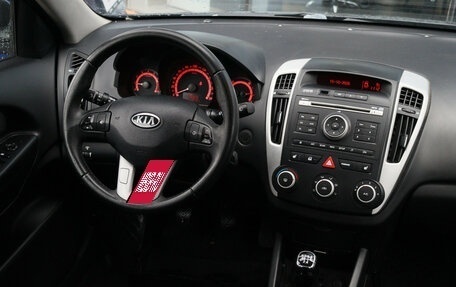 KIA cee'd I рестайлинг, 2010 год, 700 000 рублей, 10 фотография