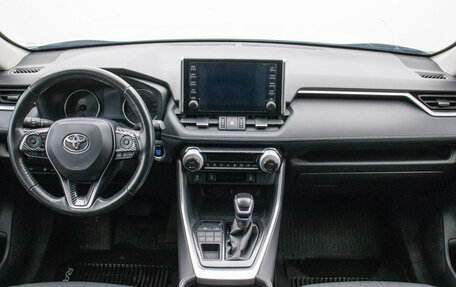 Toyota RAV4, 2021 год, 3 145 000 рублей, 13 фотография
