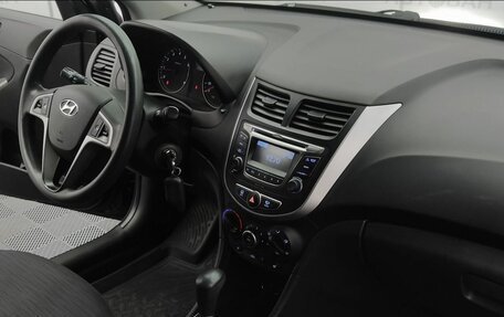Hyundai Solaris II рестайлинг, 2015 год, 915 000 рублей, 19 фотография