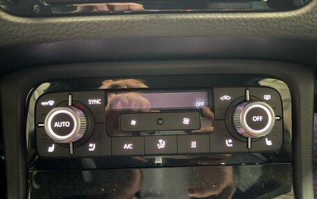 Volkswagen Touareg III, 2016 год, 2 900 000 рублей, 15 фотография