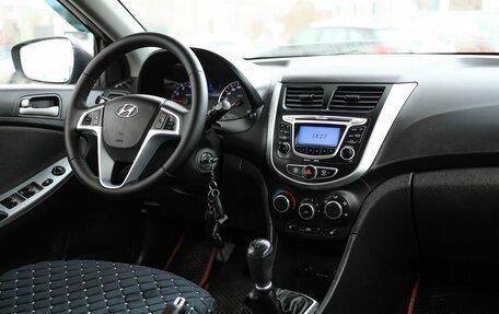 Hyundai Solaris II рестайлинг, 2011 год, 659 000 рублей, 13 фотография