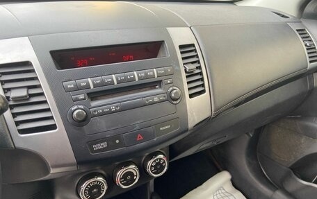 Mitsubishi Outlander III рестайлинг 3, 2010 год, 580 000 рублей, 8 фотография