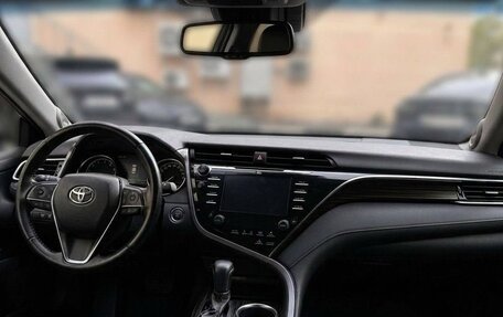 Toyota Camry, 2019 год, 2 099 000 рублей, 5 фотография