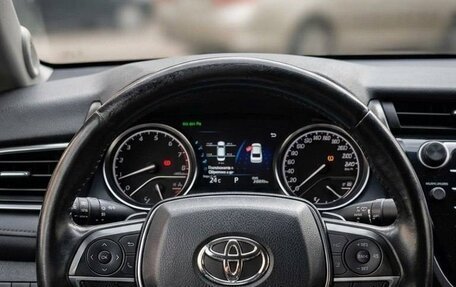 Toyota Camry, 2019 год, 2 099 000 рублей, 4 фотография