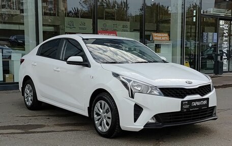 KIA Rio IV, 2021 год, 1 930 000 рублей, 3 фотография