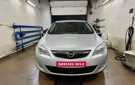 Opel Astra J, 2011 год, 820 000 рублей, 7 фотография