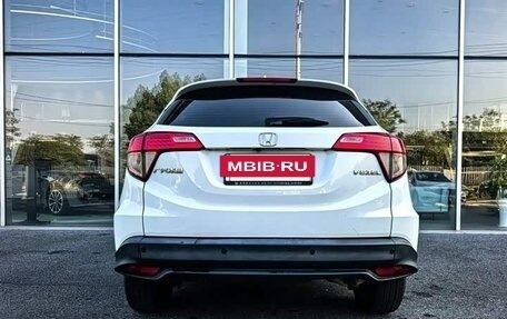 Honda Vezel, 2022 год, 1 360 000 рублей, 5 фотография