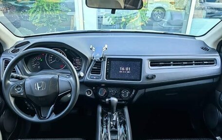 Honda Vezel, 2022 год, 1 360 000 рублей, 7 фотография