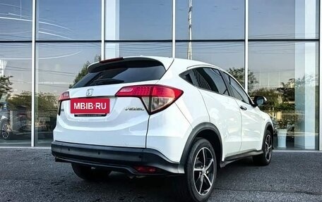 Honda Vezel, 2022 год, 1 360 000 рублей, 6 фотография