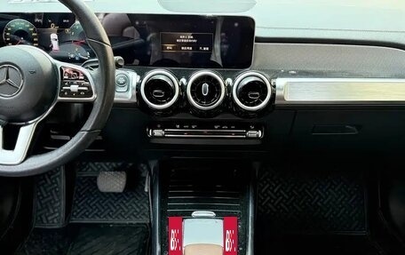 Mercedes-Benz GLB, 2023 год, 2 388 333 рублей, 13 фотография