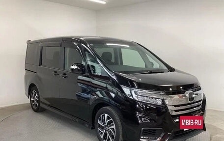 Honda Stepwgn IV, 2022 год, 1 680 000 рублей, 2 фотография