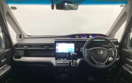 Honda Stepwgn IV, 2022 год, 1 680 000 рублей, 7 фотография