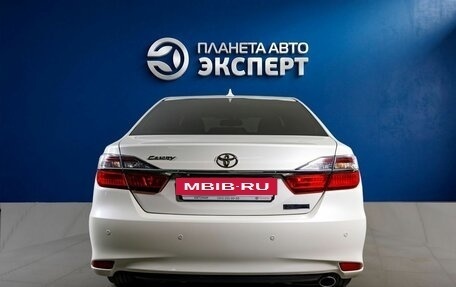 Toyota Camry, 2017 год, 2 650 000 рублей, 5 фотография