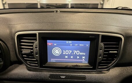KIA Sportage IV рестайлинг, 2018 год, 1 800 000 рублей, 14 фотография