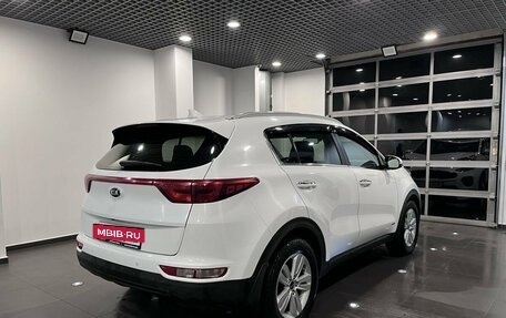 KIA Sportage IV рестайлинг, 2018 год, 1 800 000 рублей, 3 фотография