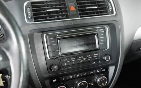 Volkswagen Jetta VI, 2013 год, 750 000 рублей, 11 фотография