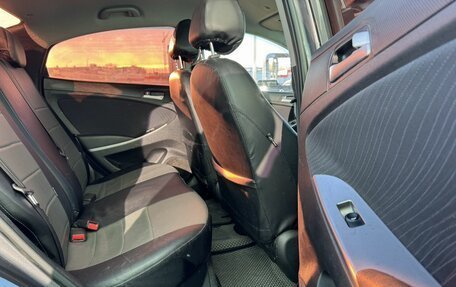 Hyundai Solaris II рестайлинг, 2015 год, 990 000 рублей, 12 фотография