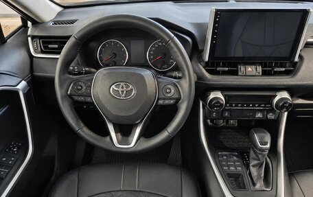 Toyota RAV4, 2021 год, 3 449 000 рублей, 10 фотография