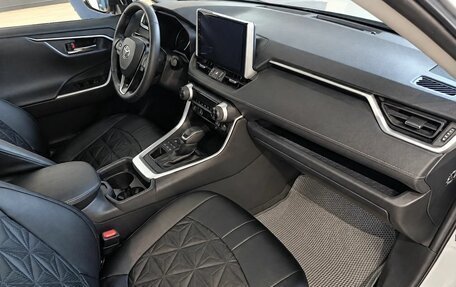 Toyota RAV4, 2021 год, 3 449 000 рублей, 8 фотография