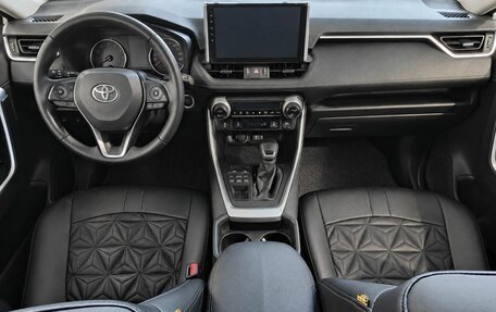 Toyota RAV4, 2021 год, 3 449 000 рублей, 9 фотография