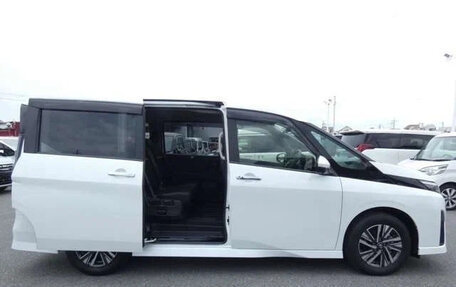 Nissan Serena, 2023 год, 2 250 000 рублей, 8 фотография