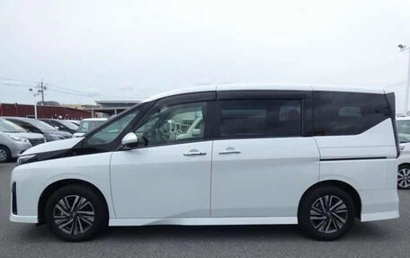 Nissan Serena, 2023 год, 2 250 000 рублей, 5 фотография