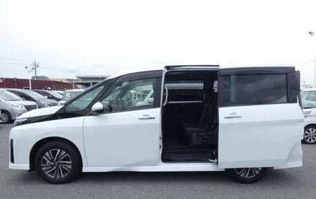Nissan Serena, 2023 год, 2 250 000 рублей, 7 фотография