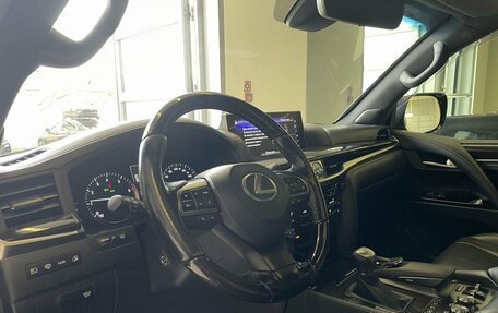 Lexus LX III, 2017 год, 6 800 000 рублей, 7 фотография