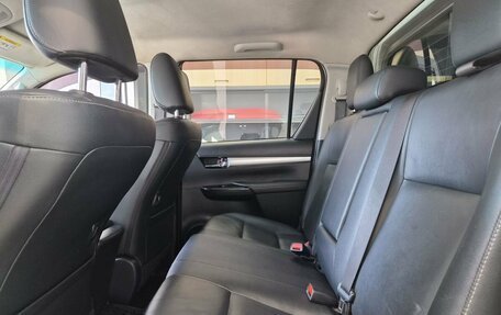 Toyota Hilux VIII, 2016 год, 3 400 000 рублей, 5 фотография