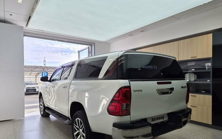 Toyota Hilux VIII, 2016 год, 3 400 000 рублей, 4 фотография